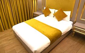 Taksim La Marino Hotel